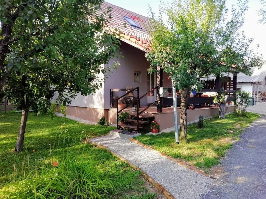 Apartman Adam Раковица Екстериор снимка